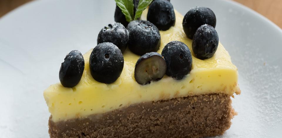 Borůvkový koláč s vanilkovým pudinkem