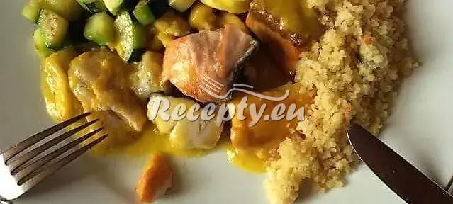 Salát z konzervovaných makrel recept  fitness recepty
