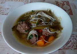 Zeleninová polévka s játrovými knedlíčky recept