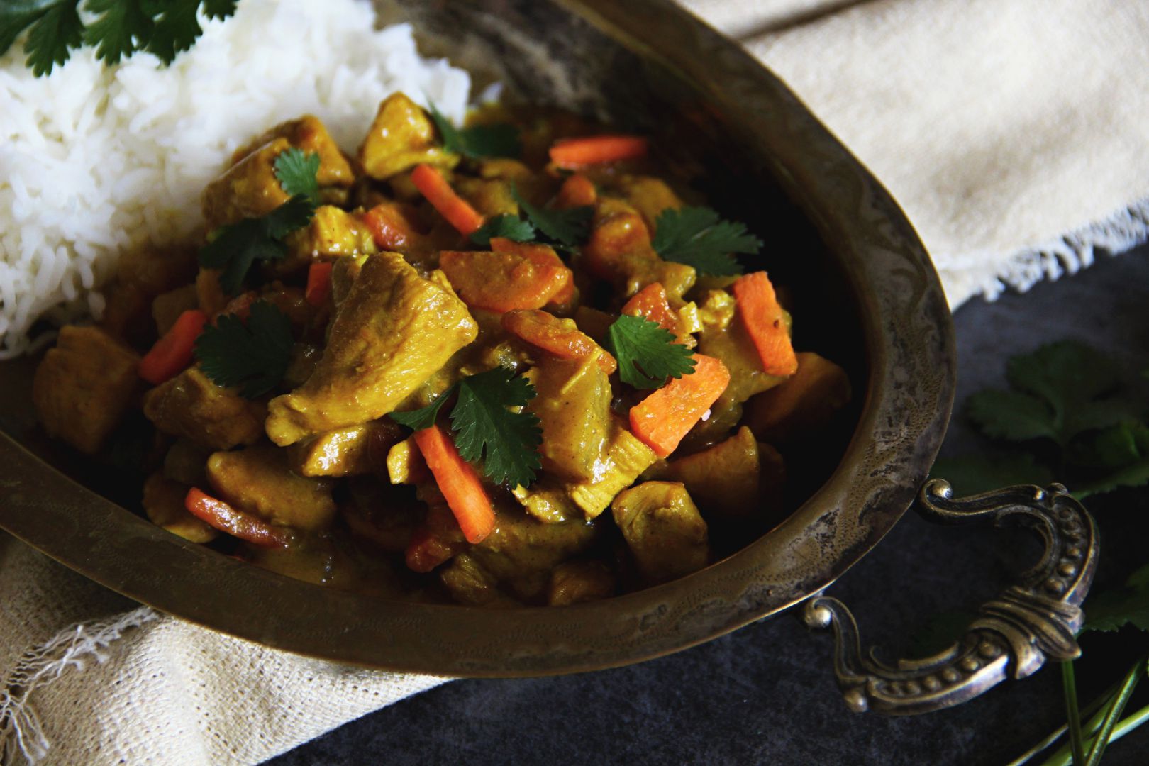 Kuřecí na curry s kedlubnem a mrkví recept