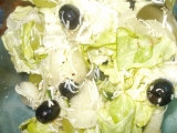 Hroznový salát s olivama recept