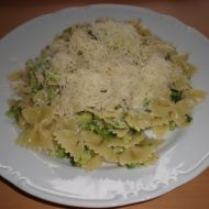Těstoviny s brokolicí a sýrem recept
