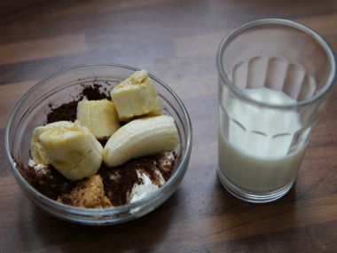 Banánovo-kakaový milkshake