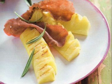 Grilovaný ananas s rostbífem