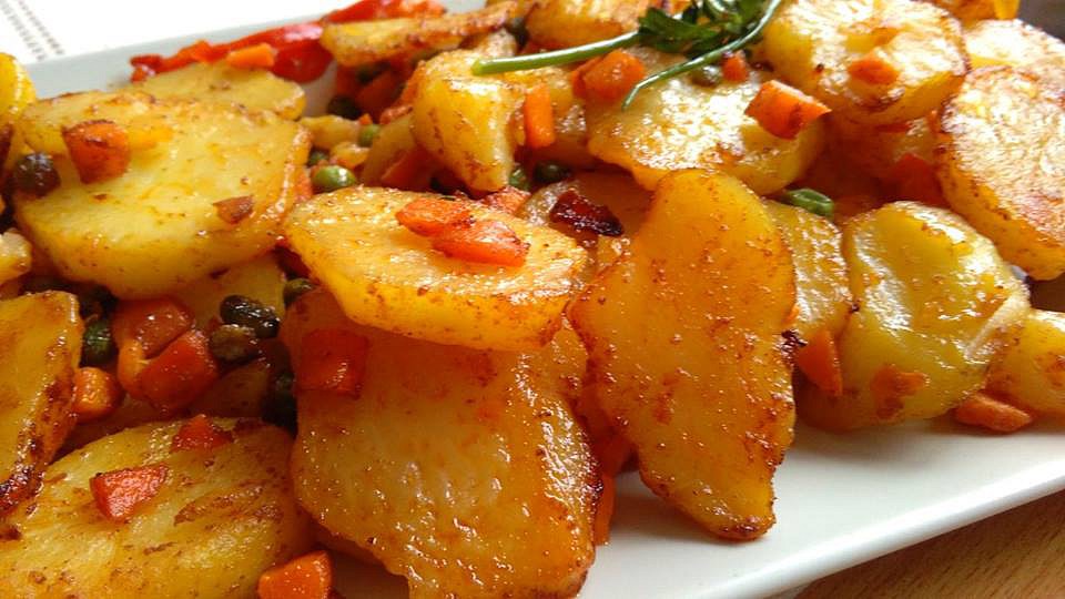 Restované brambory se zeleninou jako příloha recept