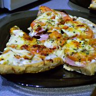 Zdravější pizza se smetanovým základem recept
