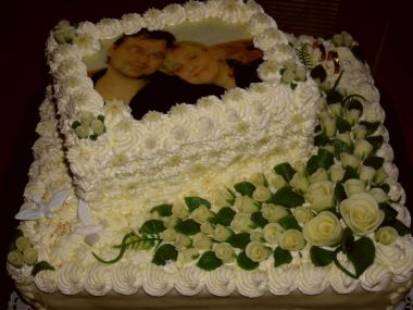 Svatební dort s jedlou fotkou