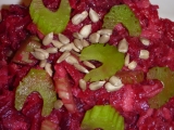 Salát z červené řepy s řapíkatým celerem recept