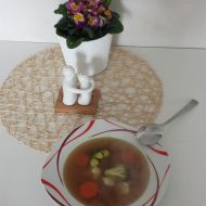 Jednoduchá zeleninovo-luštěninová polévka recept