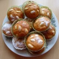 Mandlové muffiny se zakysanou smetanou recept