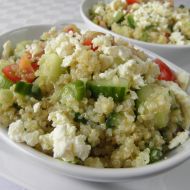Zeleninový jarní salát s quinoa recept