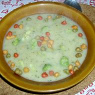 Brokolicová polévka s hráškem recept