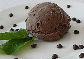 „Studená delikatesa“: Mátová zmrzlina s čokoládou recept ...