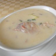 Bílá polévka s uzeným lososem recept