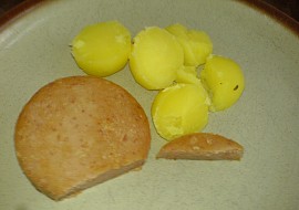 Opečený lunchmeat s brambory recept