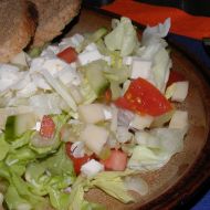 Salát s řapíkatým celerem a sýrem recept