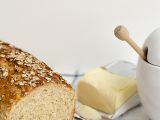 Domácí chléb s ovesnými vločkami a medem recept