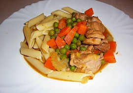 Kuře „Arvejado“ (dušené kuře s hráškem) recept
