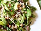 Zelený salát s cizrnou a quinoou recept