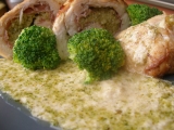 Kuřecí roládky s brokolicovou náplní recept