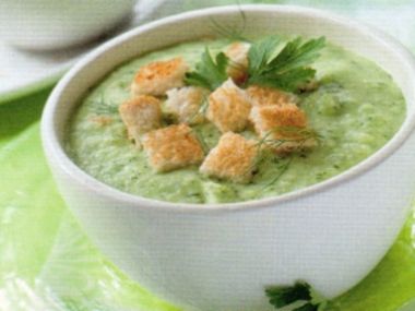 Brokolicová polévka se solčankou a arrowrootem