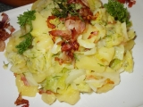 Kapustovo- bramborový salát se slaninou a koprem recept ...