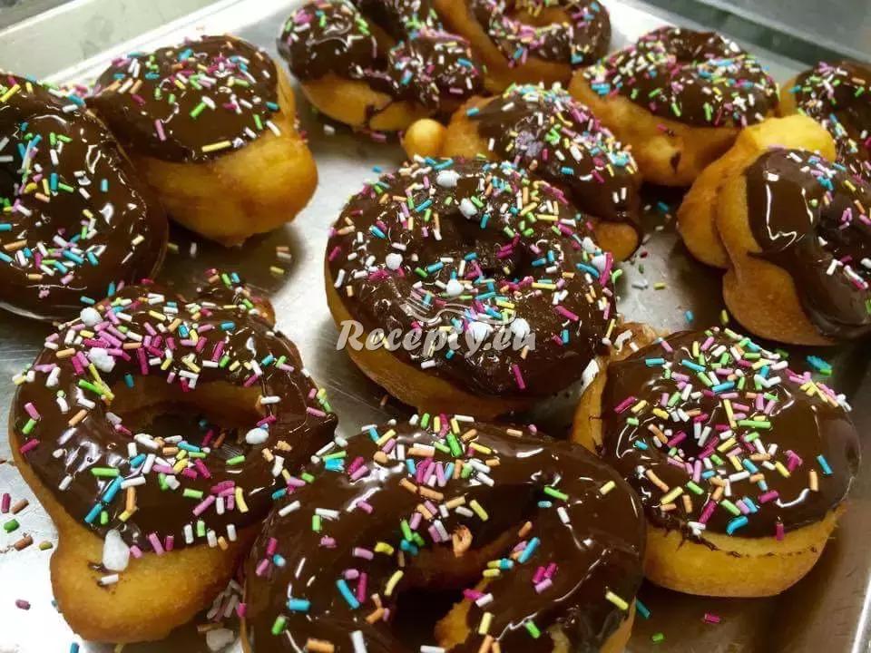 Domácí donuts recept  moučníky