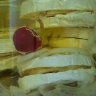 Nakládaný hermelín s cibulí recept