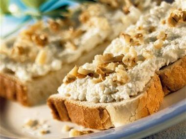 Pomazánka-sýrová s ořechy