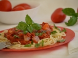 Špagety s omáčkou z rajčat a tresky recept