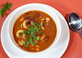 Fazolová polévka s rajčaty recept