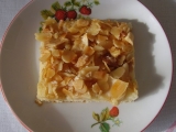 Jablkový koláč s mandlovými kousky recept