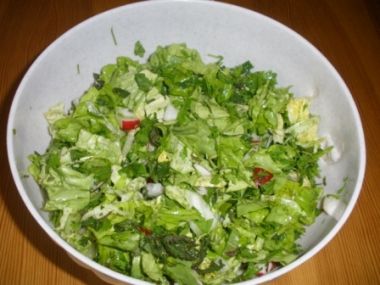 Hlávkový jarní salát