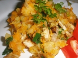 Kořeněné brambory s mrkví a kuř. masem recept