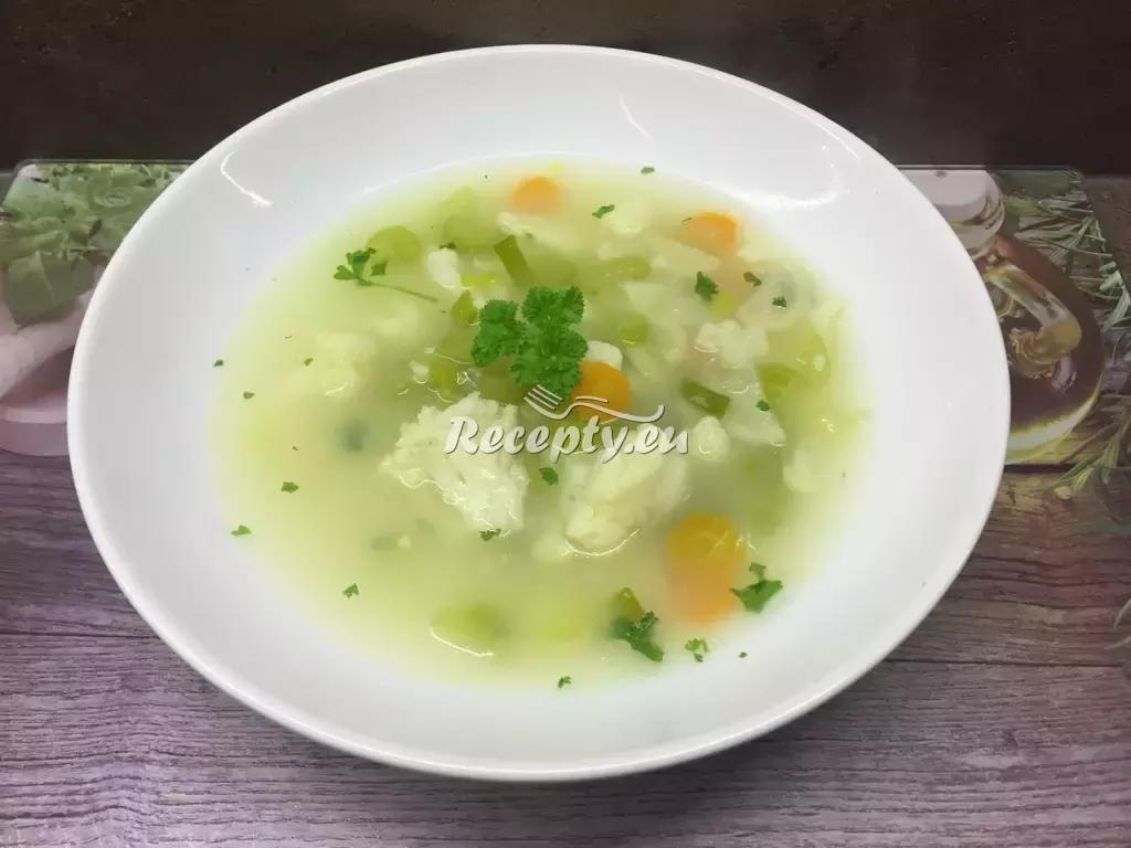 Květáková polévka s kurkumou recept  polévky