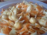 Fenyklový salát s mrkví a cizrnou recept