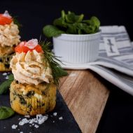 Špenátové cupcakes s lososovou pěnou recept