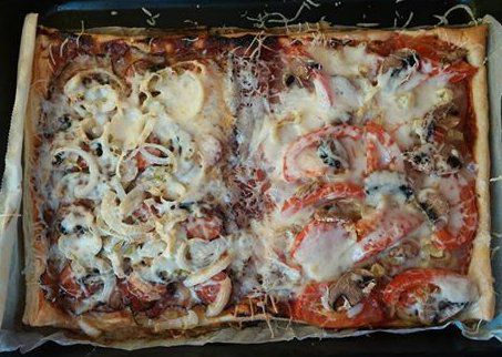 Rychlá domácí pizza na listovém těstě recept