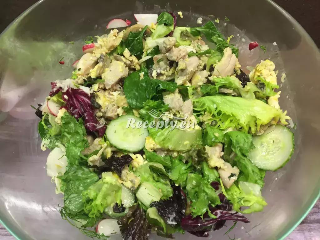 Labužnický kuřecí salát recept  saláty