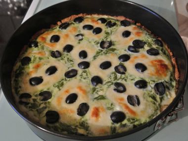 špenátový koláč s olivami