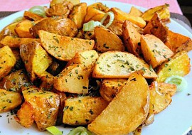 Pečené česnekové brambory s mix bylinkami recept