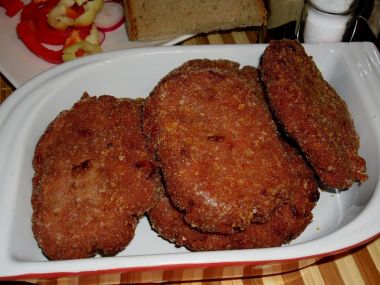 Karbanátky z vařeného masa a salámu