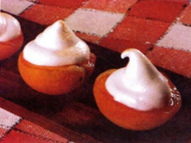 Grilované meruňky se sněhovou čepičkou