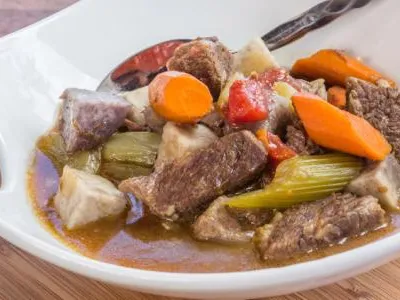 Havajský hovězí guláš