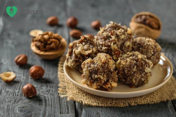 Ořechové kuličky s hořkou čokoládou recept