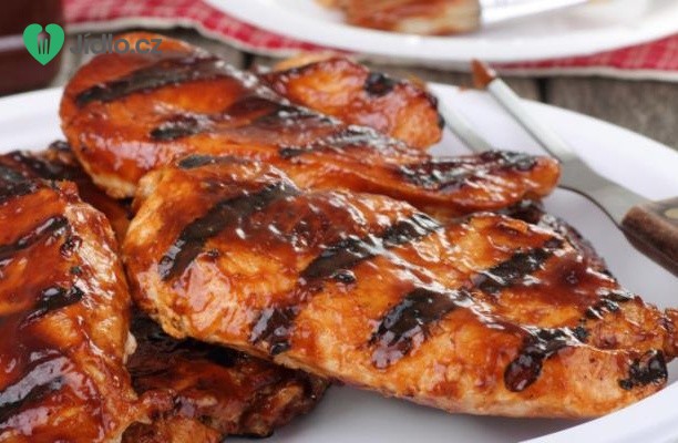 Pikantní grilovaná kuřecí prsa recept