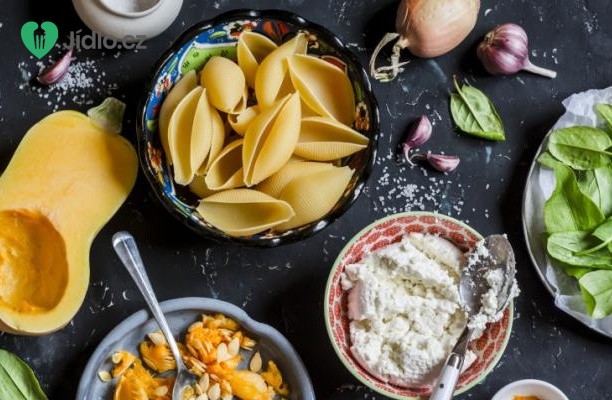 Těstoviny s dýní, sýrem  Ricotta a s bazalkou recept