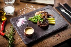 Gurmánské zážitky v kvalitní restauraci oživí váš vztah