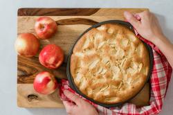 Jablečný koláč: snadný recept na rychlý podzimní dezert