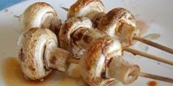 Podzimní grilování: tipy, jak připravit houby na ohni